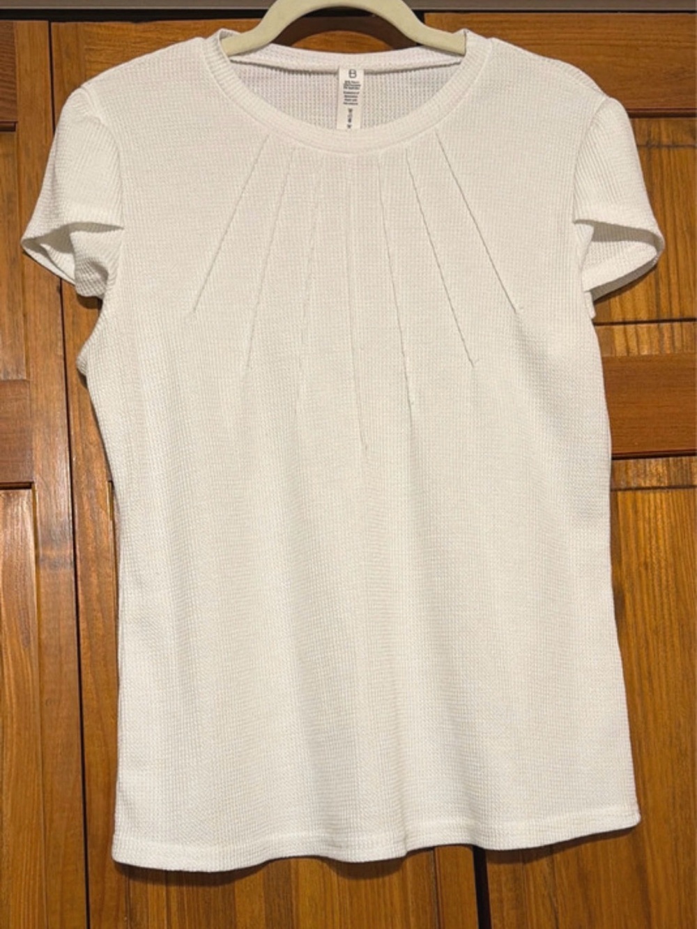 Women's White Short-Sleeve Pleat-Front Knit Top